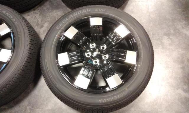 Mitsubishi
Delica D: 5
Late genuine black polished wheel
+
YOKOHAMA
GEOLANDAR
SUV
G055E