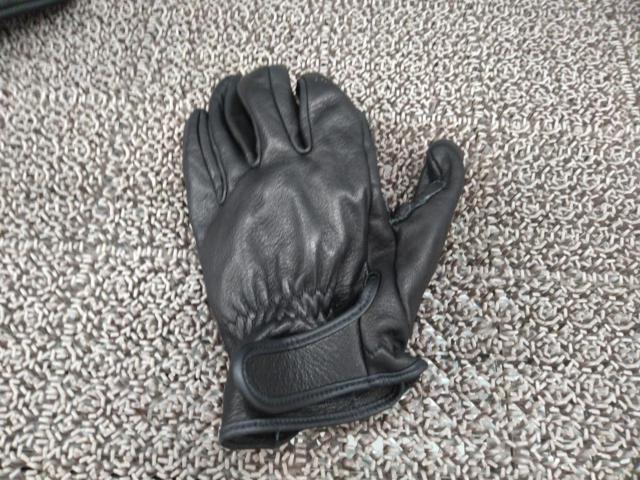 Unknown Manufacturer
Fake Leather Gloves