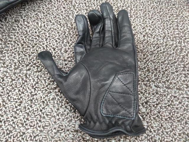 Unknown Manufacturer
Fake Leather Gloves