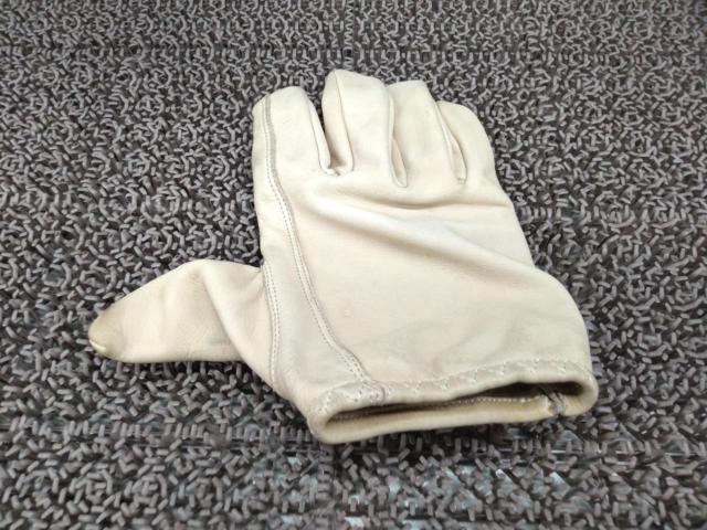 Yellow
glove
Leather Gloves