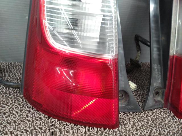 DAIHATSU 純正テールレンズ