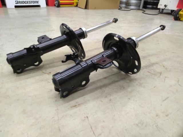 TOYOTA
Genuine shock
Front only