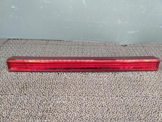 TOYOTA
Genuine taillights + center garnish