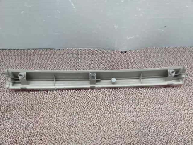 TOYOTA
Genuine taillights + center garnish