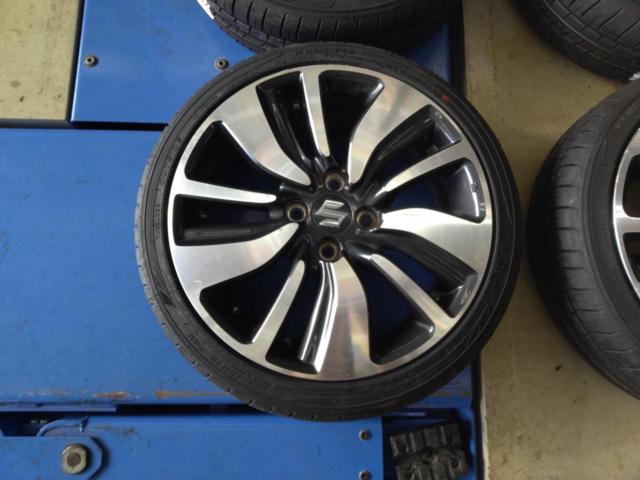 SUZUKI
ZC13S
Swift original wheel
+
KENDA
KR 203