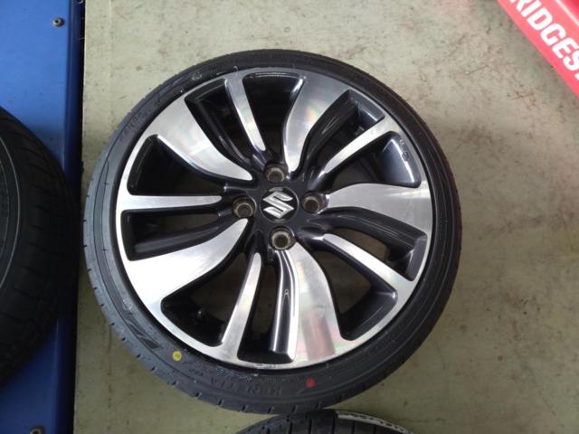 SUZUKI
ZC13S
Swift original wheel
+
KENDA
KR 203