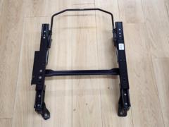 RECARO
Genuine base frame
Right (RH)
Legacy/BM, BR, BN, BS