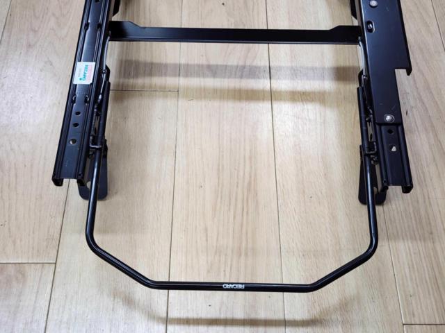 RECARO
Genuine base frame
Right (RH)
Legacy/BM, BR, BN, BS