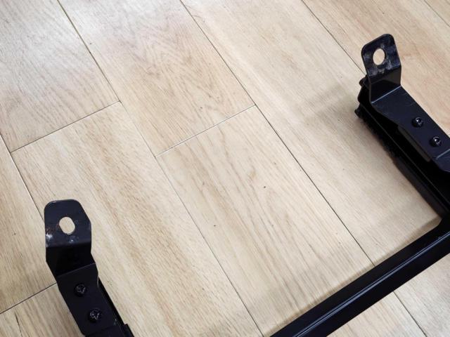 RECARO
Genuine base frame
Right (RH)
Legacy/BM, BR, BN, BS