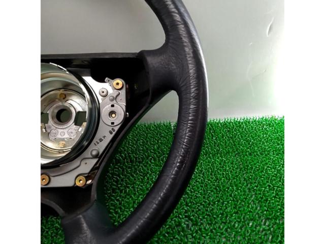 Mercedes
Benz
Genuine leather steering wheel
390mmW124
W201
W202
W124
W140R107
R129