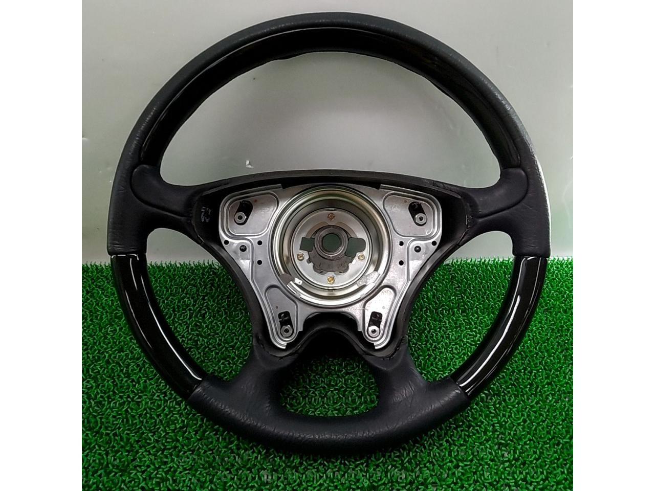 Mercedes
Benz
Genuine steering
390mm SLK
R170