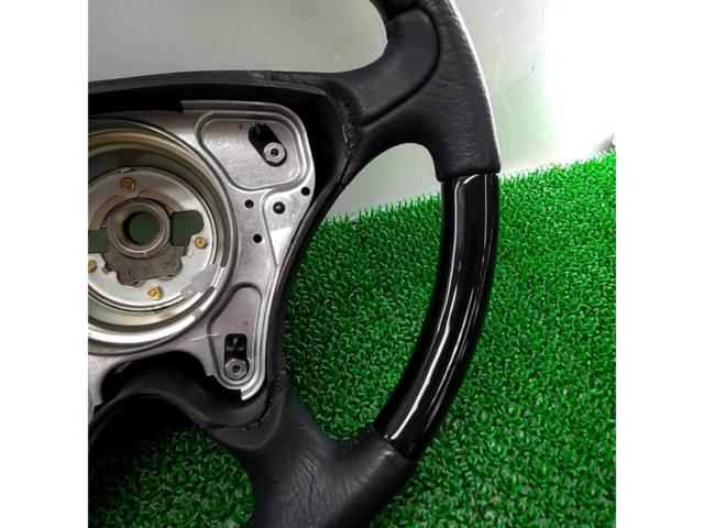 Mercedes
Benz
Genuine steering
390mm SLK
R170