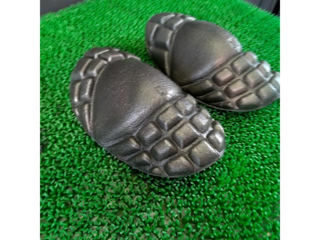 ニープロテクター