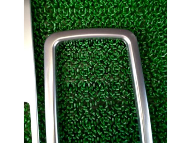 メーカー不明 シフトパネル+後部座席ドリンクホルダー?パネル【HURRIER】