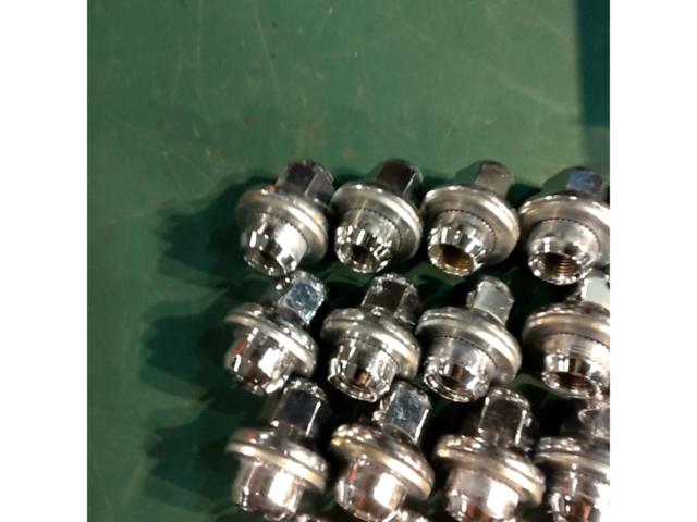 トヨタ純正 平座ナット【M14×P1.5 20個】