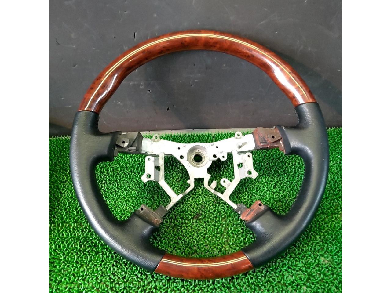 Unknown Manufacturer
Wood and leather combination steering wheel for 200 Series Hiace
Type 3