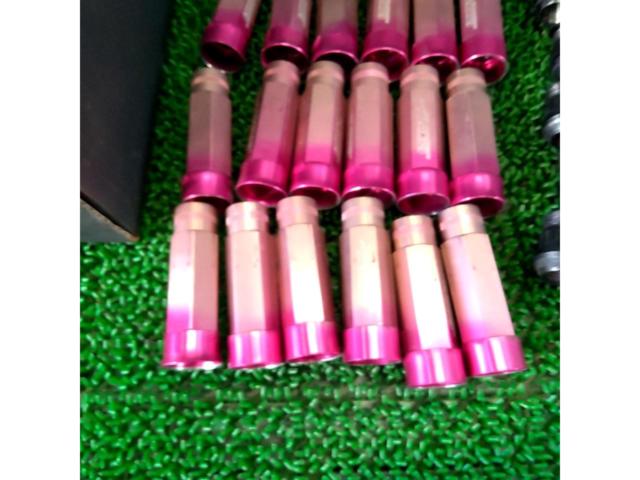 essex
Two-piece shell nut
24 pieces
M12 × P1.5
pink