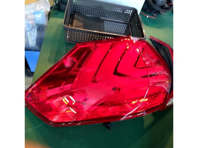 メーカー不明 T32/エクストレイル用LEDテールレンズ