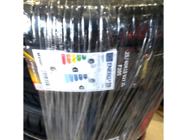 MINERVA F205 225/40R18 タイヤ4本セット