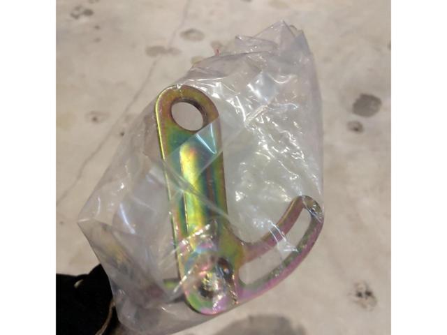 当時物 KAWASAKI シートロックブラケット ゼファー400 32074-1147