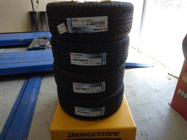 weds (Weds)
WedsSport (Sports)
SPORT
SA-15R
(4HOLE)
+
KENDA (Kenda)
KR 20