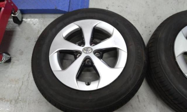 TOYOTA プリウス ZVW30純正ホイール  +BRIDGESTONE LUFT RV2