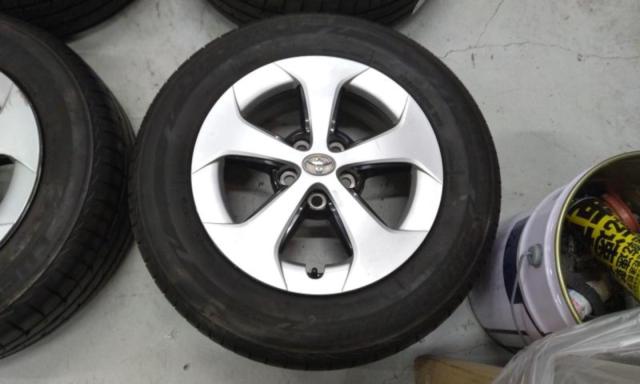 TOYOTA プリウス ZVW30純正ホイール  +BRIDGESTONE LUFT RV2
