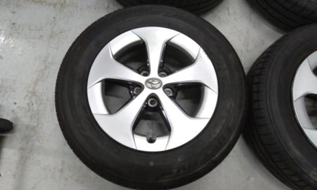 TOYOTA プリウス ZVW30純正ホイール  +BRIDGESTONE LUFT RV2