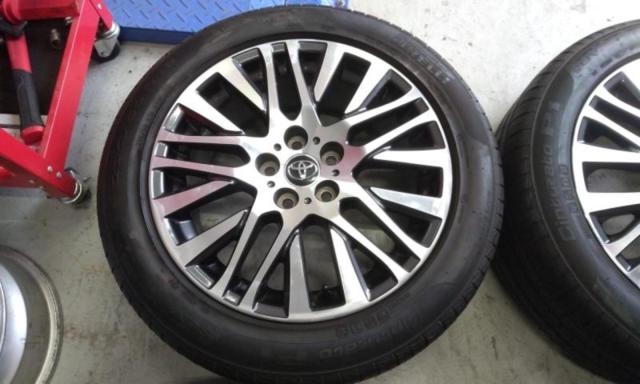 トヨタ純正30系アルファード前期純正切削光輝ホイール  +PIRELLI Cinturato P1 SUV 235/50-18
