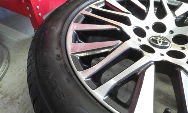 トヨタ純正30系アルファード前期純正切削光輝ホイール  +PIRELLI Cinturato P1 SUV 235/50-18