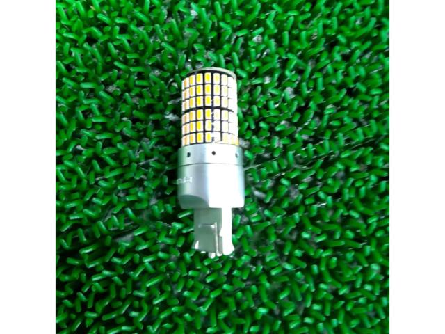 LED turn signal valve
T 20
*It lights up orange.