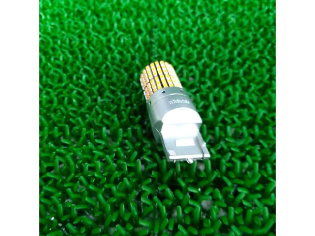 LED turn signal valve
T 20
*It lights up orange.