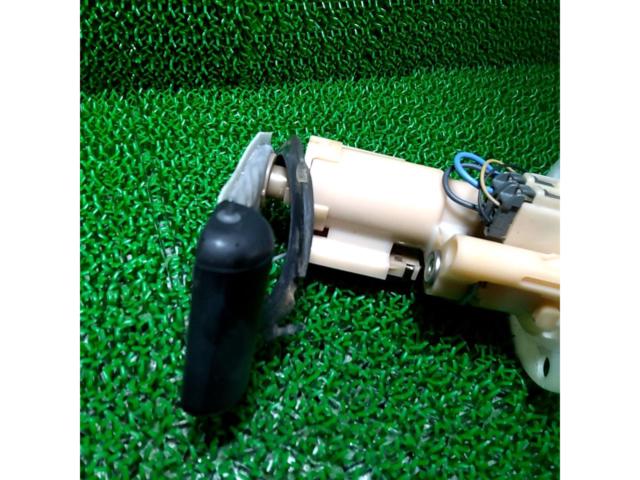 YAMAHA
Genuine fuel pump