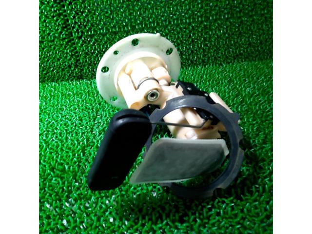 YAMAHA
Genuine fuel pump