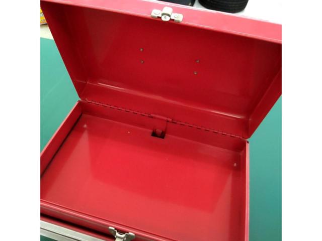 Unknown manufacturer toolbox