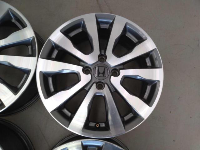 Honda genuine
ZE2 / Insight
Original wheel