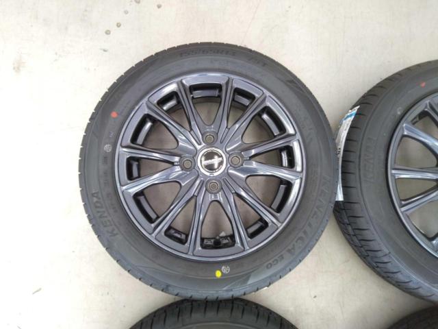 HOT
STUFF
WAREN
W03
+
KENDA
KR203 with brand new tires!