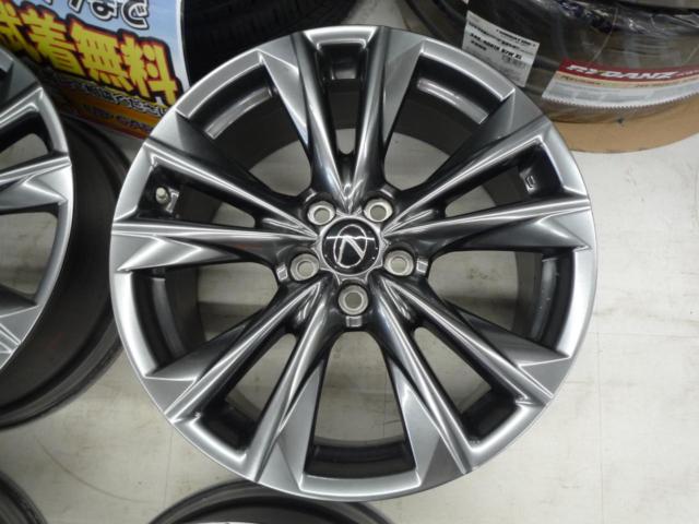 Genuine LEXUS parts
ES300H
F Sport original wheel
(ES300h genuine wheels)