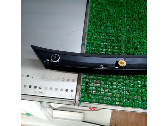 【トヨタ純正】90系ヴォクシーボンネットグリル