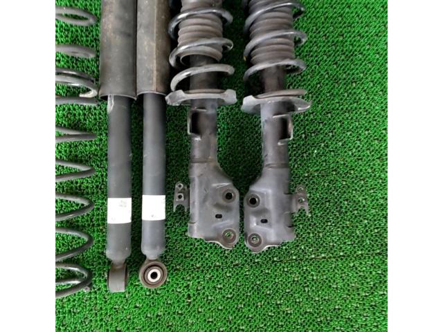 ワケアリ【ダイハツ純正】LA150S 純正サスキット