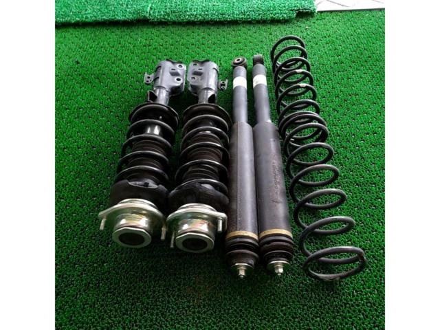 ワケアリ【ダイハツ純正】LA150S 純正サスキット