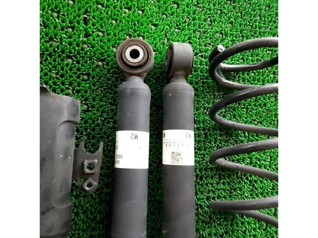 ワケアリ【ダイハツ純正】LA150S 純正サスキット