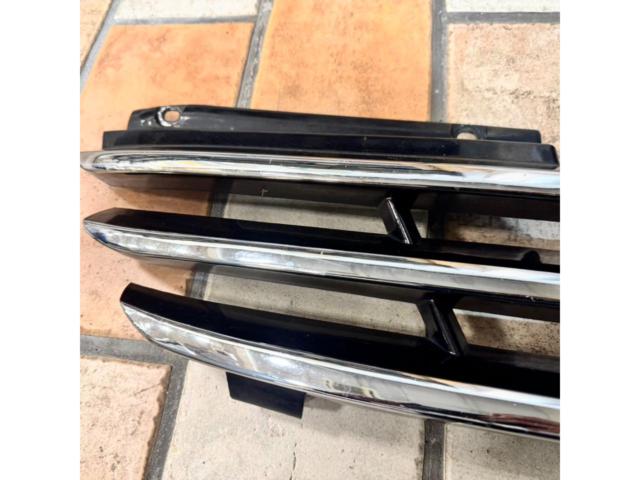 ホンダ純正 アブソルートフロントグリル 【オデッセイ(RB1/RB2 前期)】