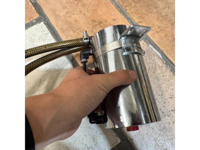 メーカー不明 汎用オイルキャッチタンク (ホース・ステー付き)