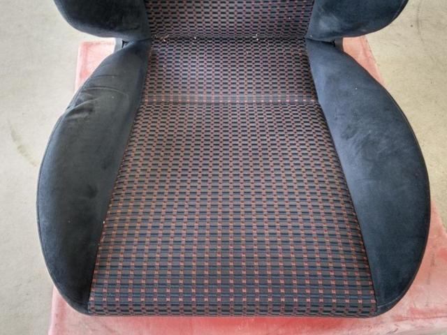 Genuine Mitsubishi RECARO seats
Reclining seat
JT45
Passenger side