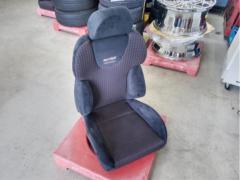 Genuine Mitsubishi RECARO seats
Reclining seat
JT45
Driver side