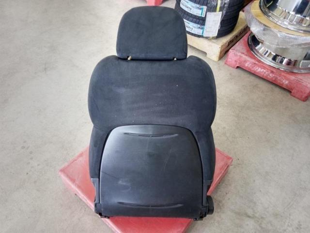 Genuine Mitsubishi RECARO seats
Reclining seat
JT45
Driver side