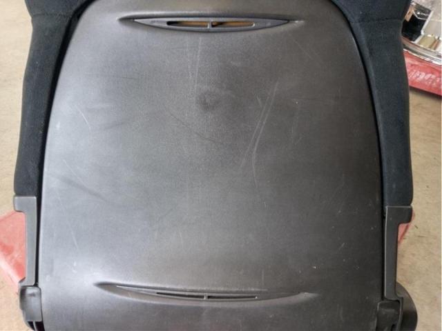 Genuine Mitsubishi RECARO seats
Reclining seat
JT45
Driver side