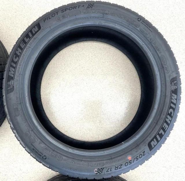 ETMICHELIN
PILOT
SPORT
Four
205/50R17(ZR17)
93W
Made in 2024
4 pieces set