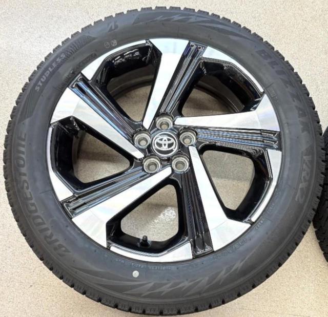 Toyota (TOYOTA)
Genuine parts for the Raize Hybrid
+
BRIDGESTONE (Bridgestone) BLIZZAK
VRX2
195 / 60R17
90Q
Made in 2024
Four